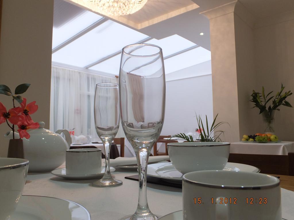 Jessamine House Hotel Gravesend Bagian luar foto