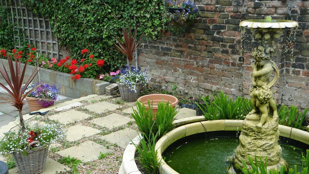 Jessamine House Hotel Gravesend Bagian luar foto